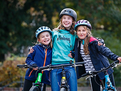 Kinder aufs Rad