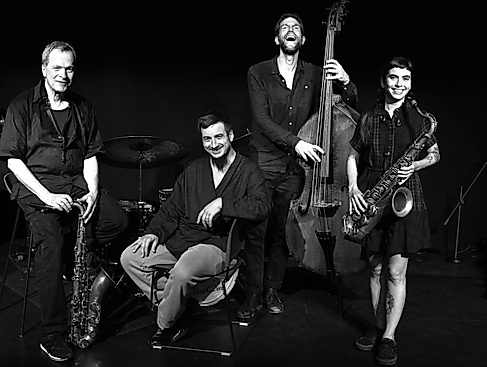 Musiker auf der Bühne