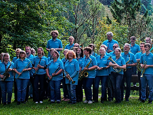 Musikgruppe im Freien