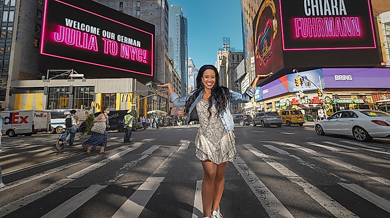 Chiara Fuhrmann posiert wie auf dem Broadway zu & Julia - Das Popmusical