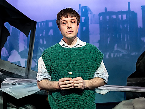 Huul man nich, du leevst ja noch; von Kirsten Boie; Ohnsorg-Theater, Uraufführung