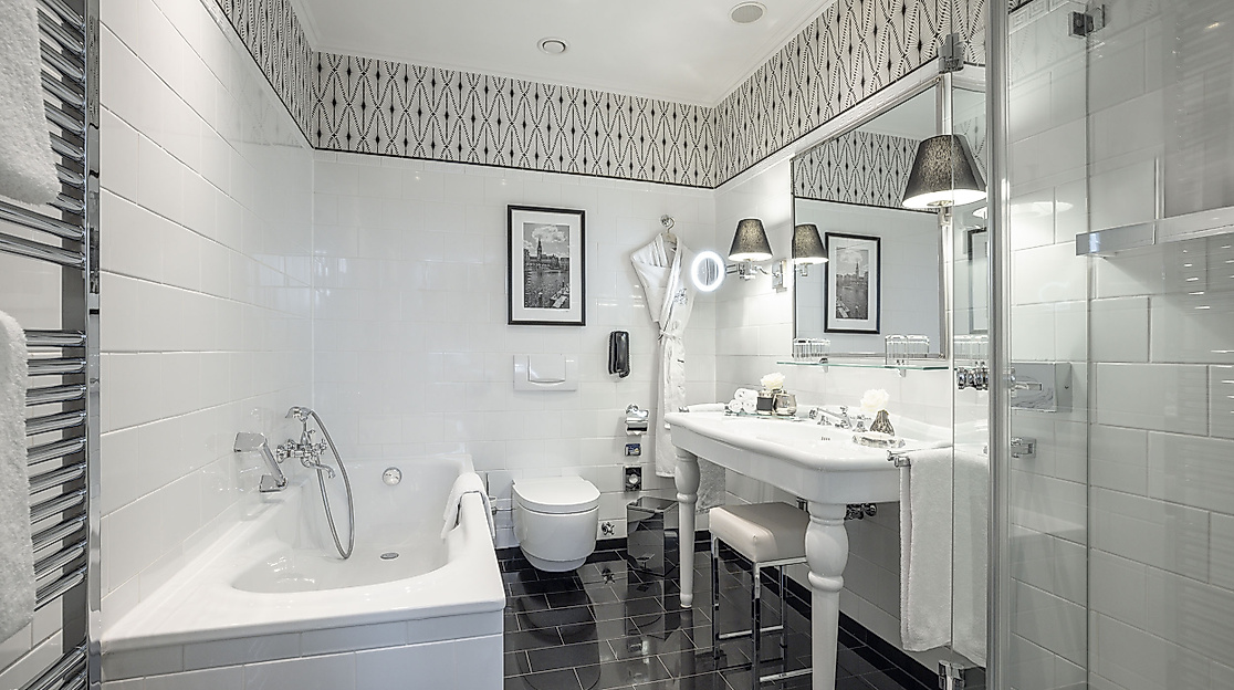Fairmont Hotel Vier Jahreszeiten: Badezimmer Alsterblick