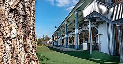 Golf Lounge Resort