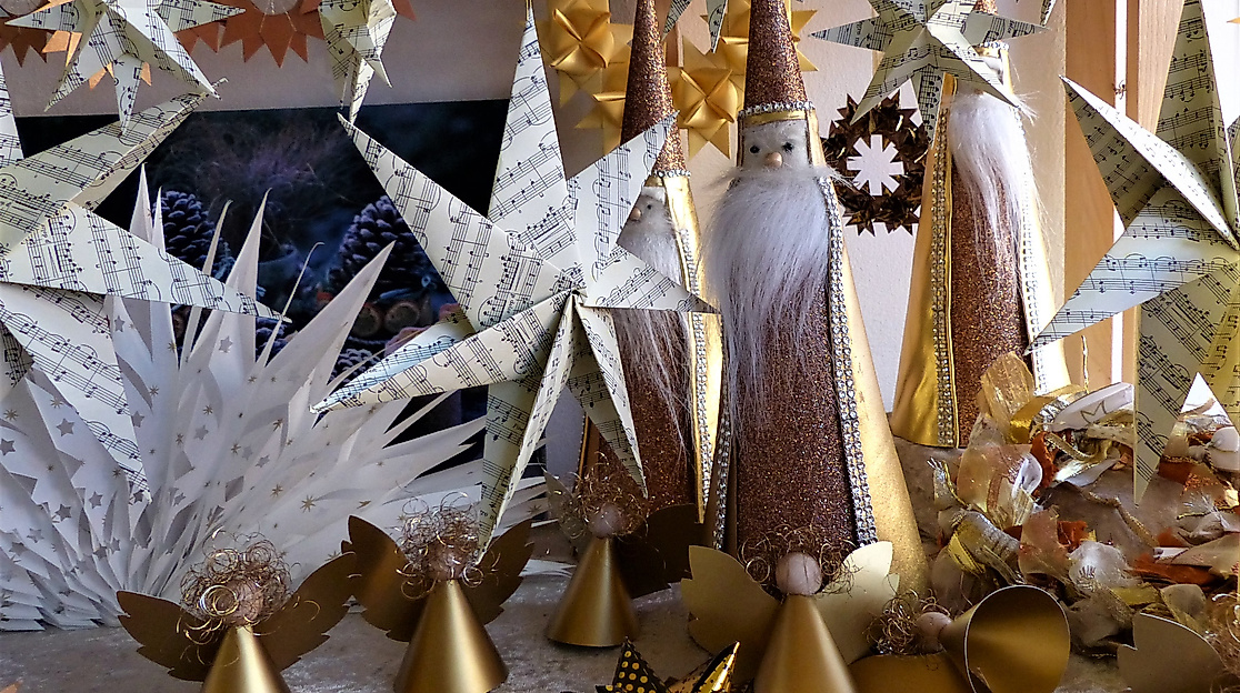 Vielseitige und kreative Weihnachtspräsente wird es bei der 1. Adventsausstellung der Gemeinschaft Ostroher Kunst am 1. Adventswochenende im Dörpshus Ostroh´ geben.
Text und Fotos: Hans-Jürgen von Hemm (vhe)
CC-BY