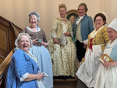 26-05-17 auf Treppe ©Stiftung Schloss Ahrensburg