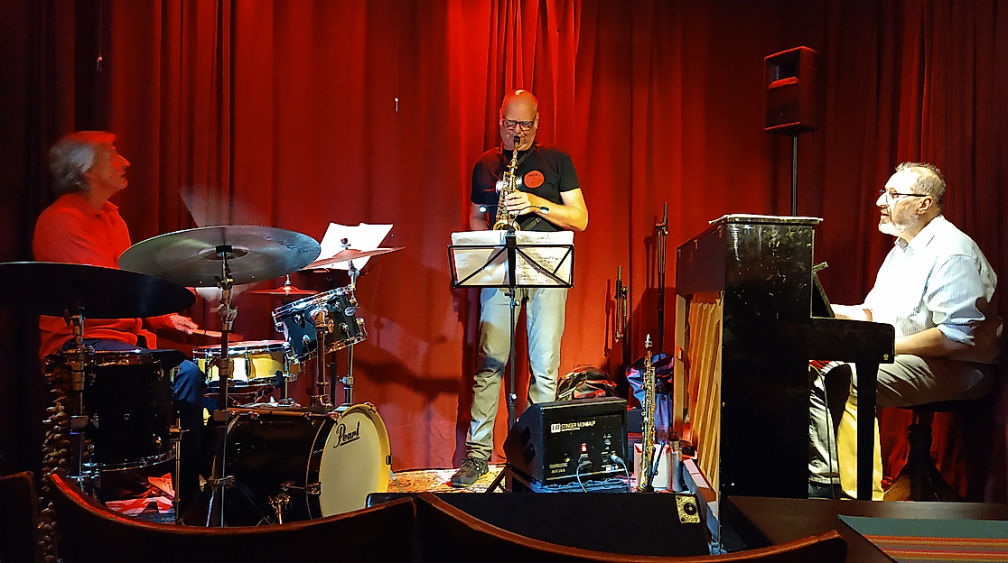 trio obscura