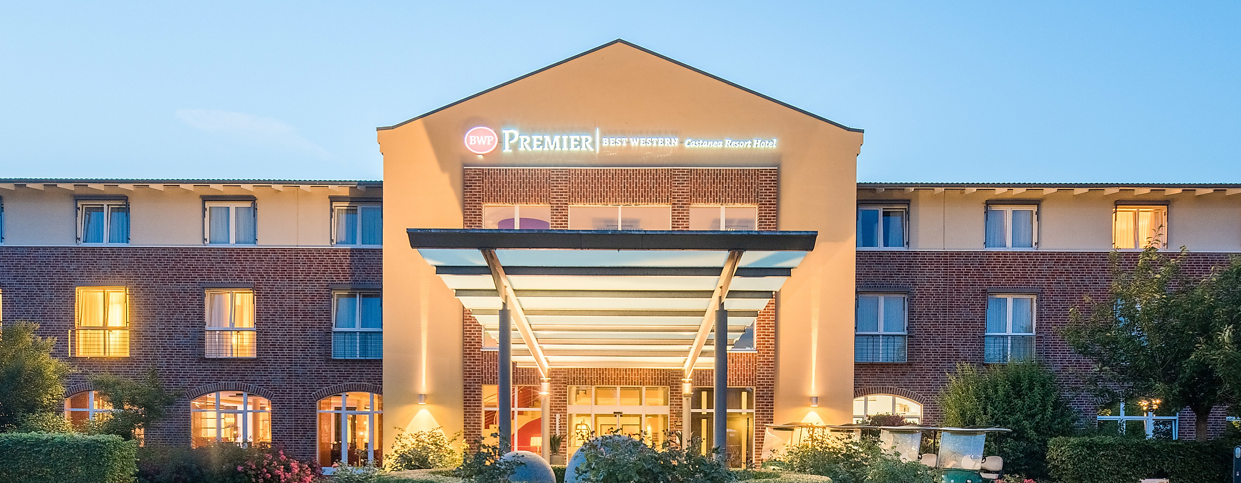 hotel_aussen_frontansicht_c-castanea-resort_1