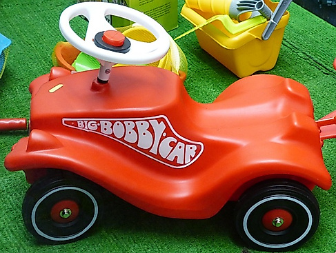 bobby-car-358115_640