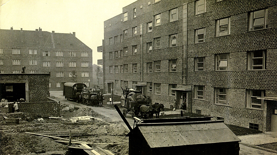 Die ersten Mieter ziehen 1928 in den Koldinghof