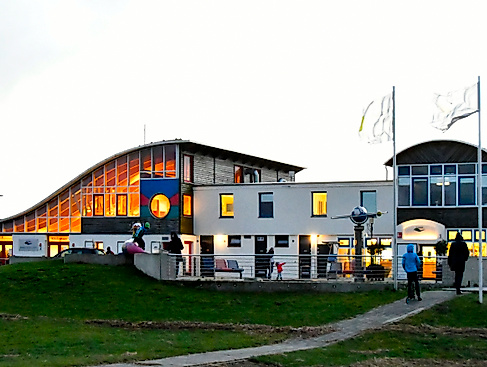 Dorum-Neufeld_Kurverwaltung_16_Kinderspielhaus_außen_Ulich
