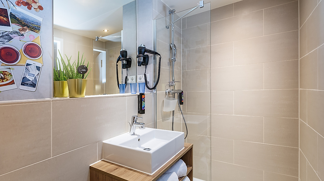 Holiday Inn - the niu Keg Hamburg: Bad