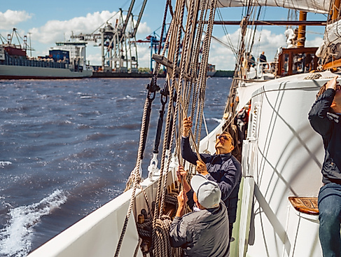 Brunch unter Segeln zum Hamburger Hafengeburtstag