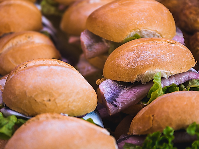 fischbroetchen_c_pietro-de-grandi_unsplash