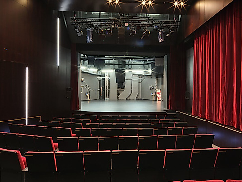 200527_Fantitsch_Ohnsorg_Buehne_Pano_web_1500px