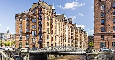 Block P mit Kannengießerortbrücke