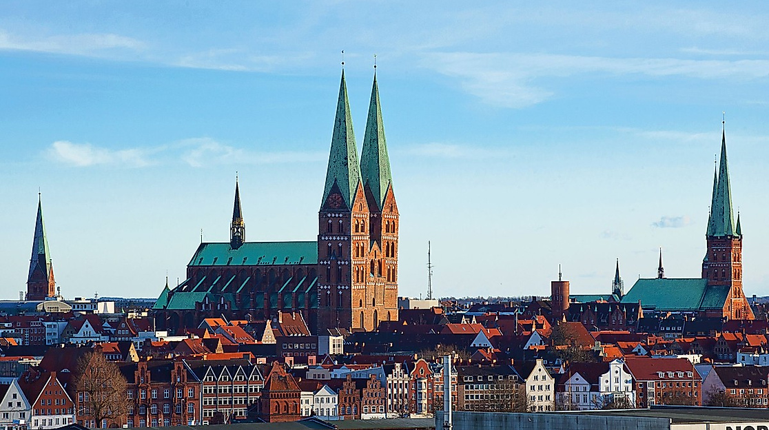 Benefiz-Kirchenführung für die 7-Türme, Treffpunkt am Holstentor, Ziel: Jakobikirche
