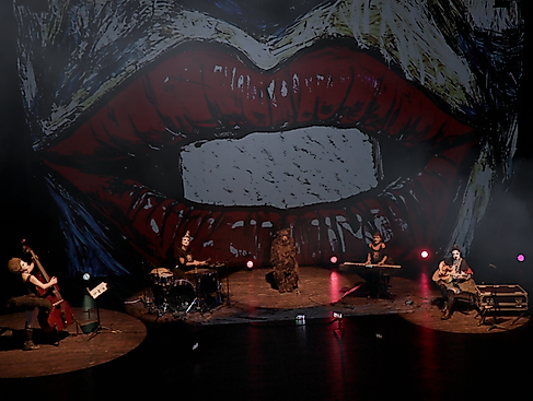 Riot Rozes Theaterstück