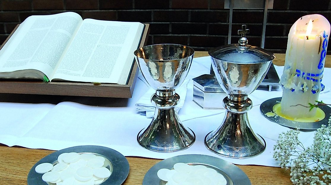 Gottesdienst mit Abendmahl und Kirchenkaffee; Pn. Dr. Bauer