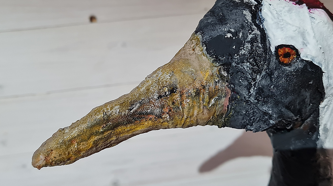 Kraniche und andere Vögel bilden einen Schwerpunkt in dieser Ausstellung.