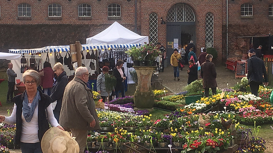 Auf dem weitläufigen Gelände und in den schönen Gebäuden