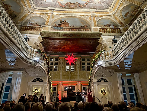 weihnachtliches Herrenhaus