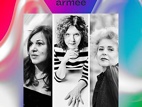 femme, femme, femme arme&eacute;