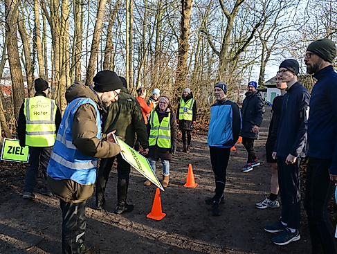 Begrüßung am Start und Erklärung der Lauf/Walk-Strecke