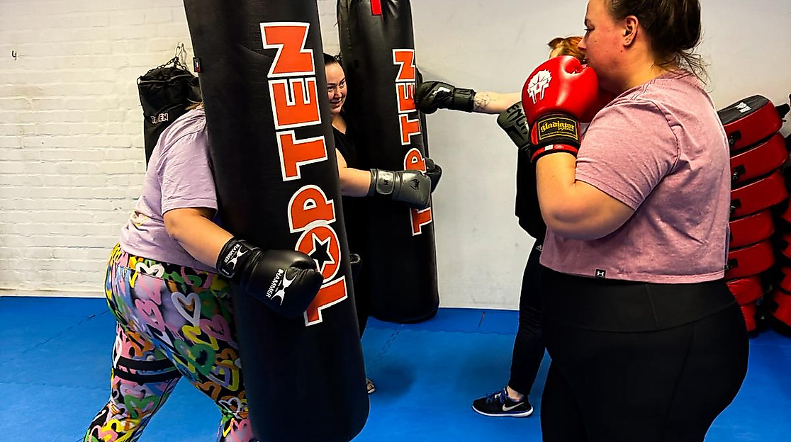 Curvy_Boxen_by_CURVYBEACHGIRL