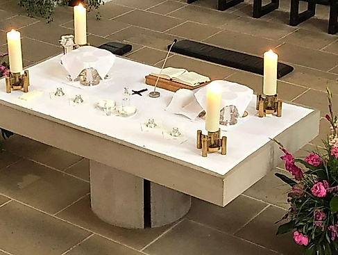 Abendmahlsgottesdienst mit Pastorin Margrit Wegner, zeitgleich Kindergottesdienst