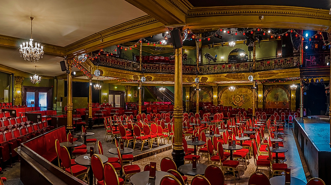 Schmidts TIVOLI Saal