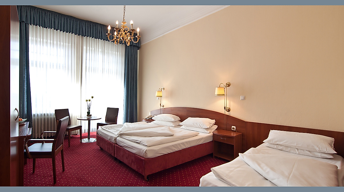 Novum Hotel Kronprinz Hamburg: Mehrbettzimmer