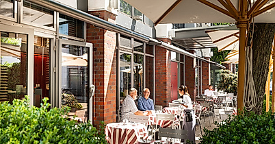 Gemütlicher Restaurant-Außenbereich