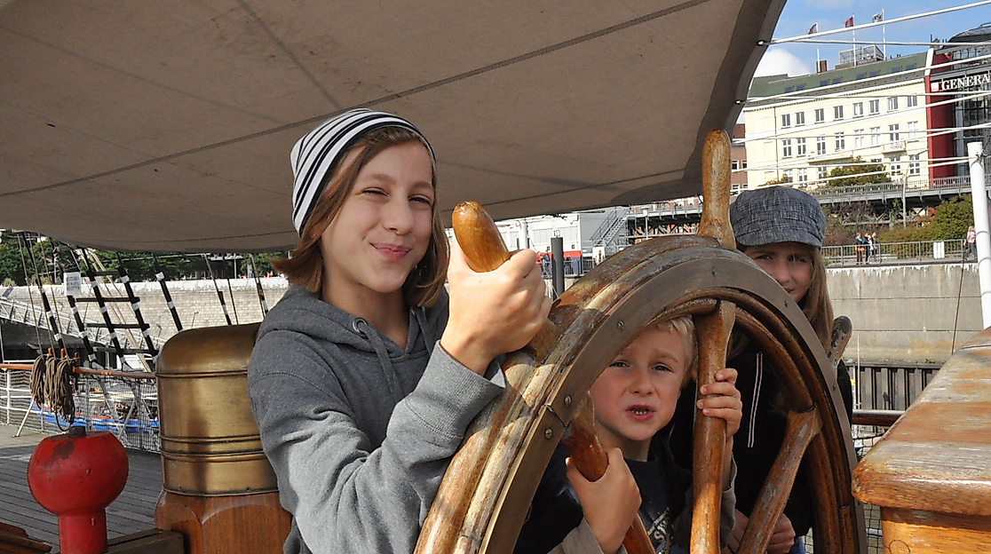 1441358123_AufMatrosenoh(c)stadterlebnishamburg1