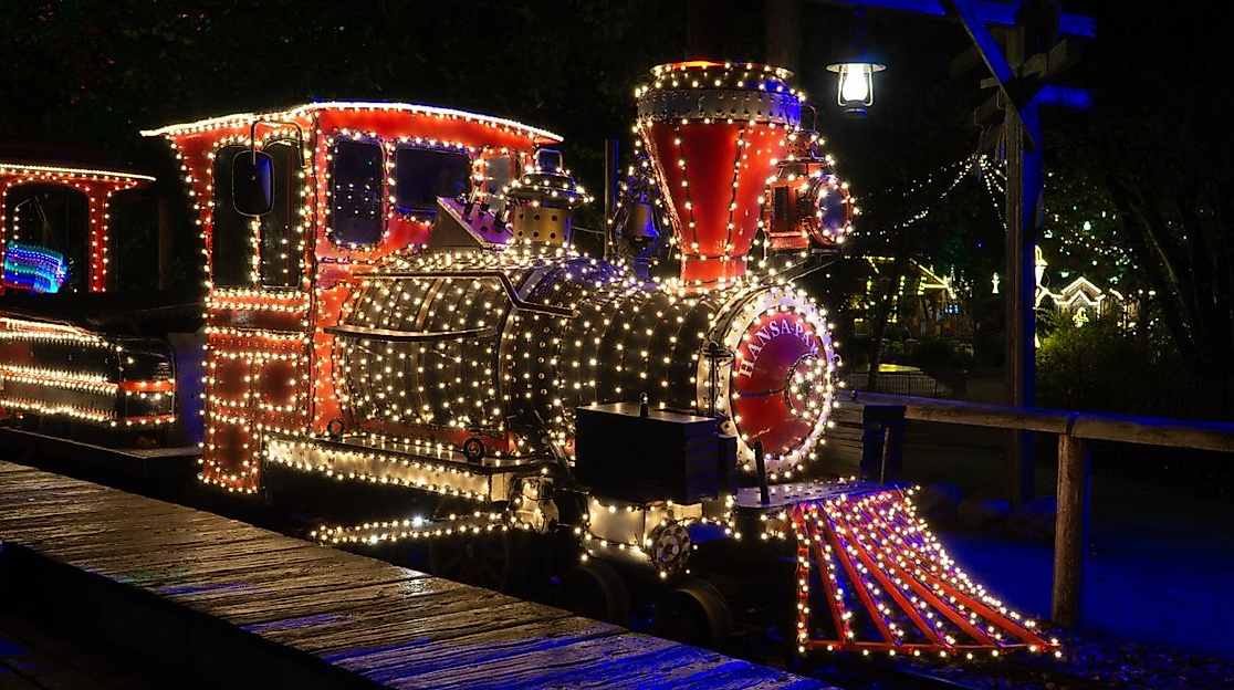 Eine Fahrt mit dem beleuchteten HANSA-PARK-Express ist ein Must Have!