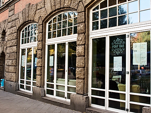 pony-bar_front_c-2018_tschreiber