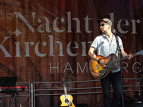 Special Guest: Julian Sengelmann