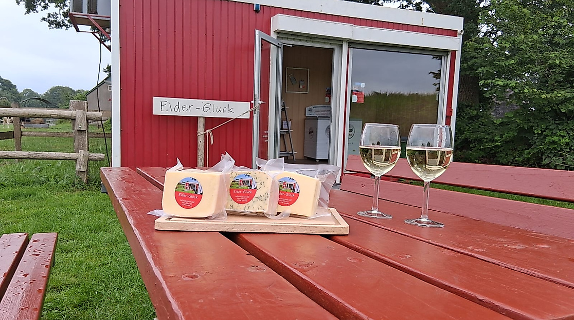 Käse- und Weinverkostung im Eider-Glück