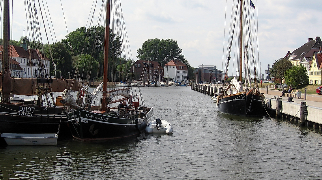 Gaffelsegler im Binnenhafen Glückstadt