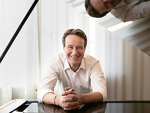 Rainer_Bielfeldt_mit_Flüge