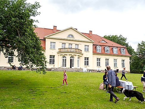 Gutshaus Gevezin mit Park