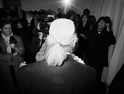 Volker Hinz, Karl Lagerfeld nach einer Prêt-á-porter-Schau, Paris, 1998