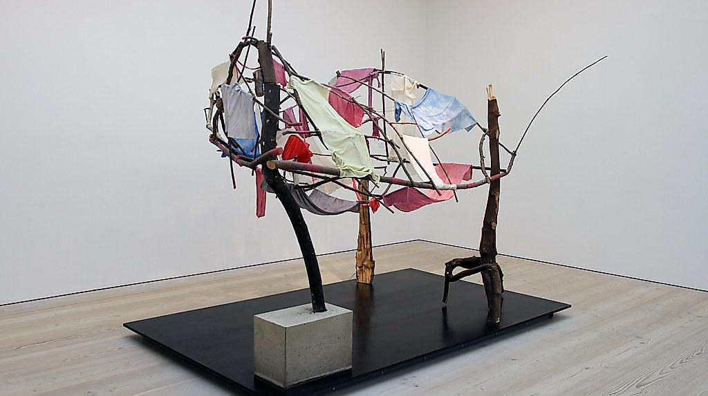 Alexandra Bircken, Drape (2007)