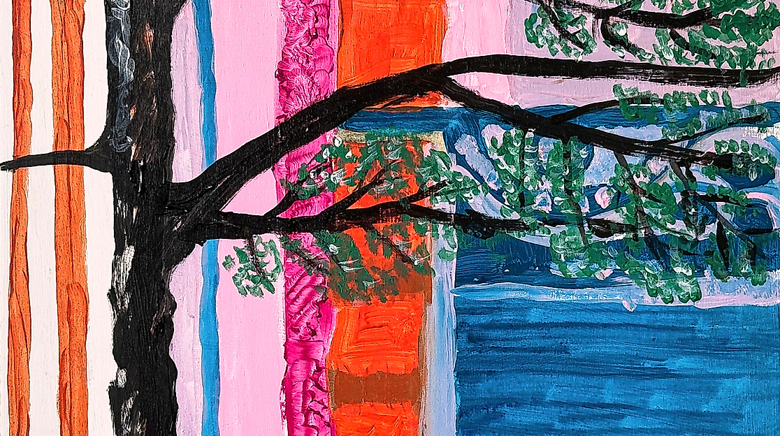 Baum vor gestreifter Wand