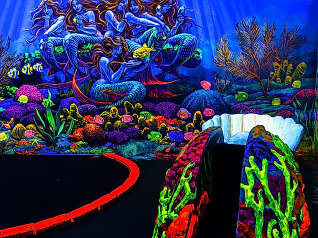 slv_meerjungfrauen_c_schwarzlichtviertel