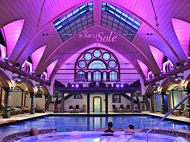 Hallenbad Kaifu