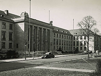 Sophienterrasse 14, Sitz des Generalkommandos des X. Armeekorps und der Wehrkreisverwaltung X, ca. 1938.