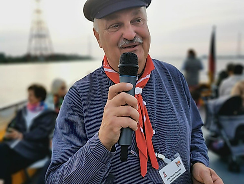 Minikreuzfahrt und zu Fuß das Alte Land entdecken!