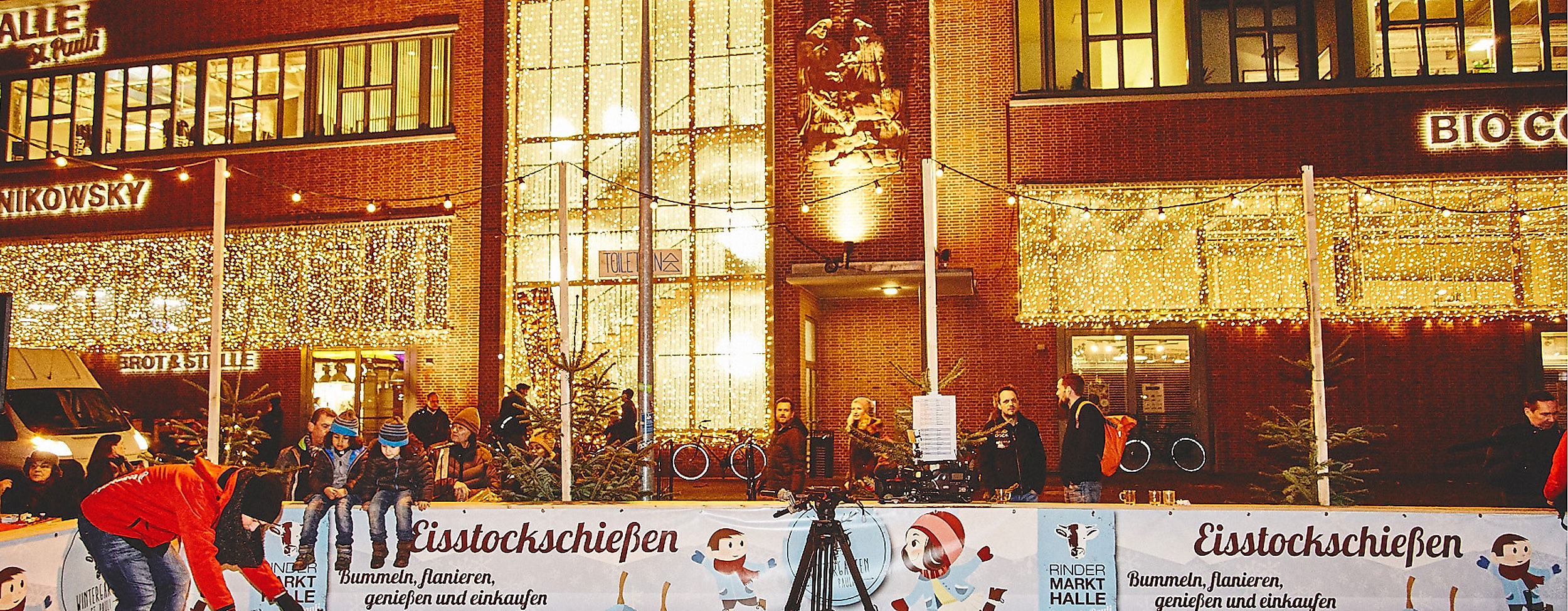 Eisstockschießen Wintergarten St. Pauli Weihnachtsmarkt Rindermarkthalle