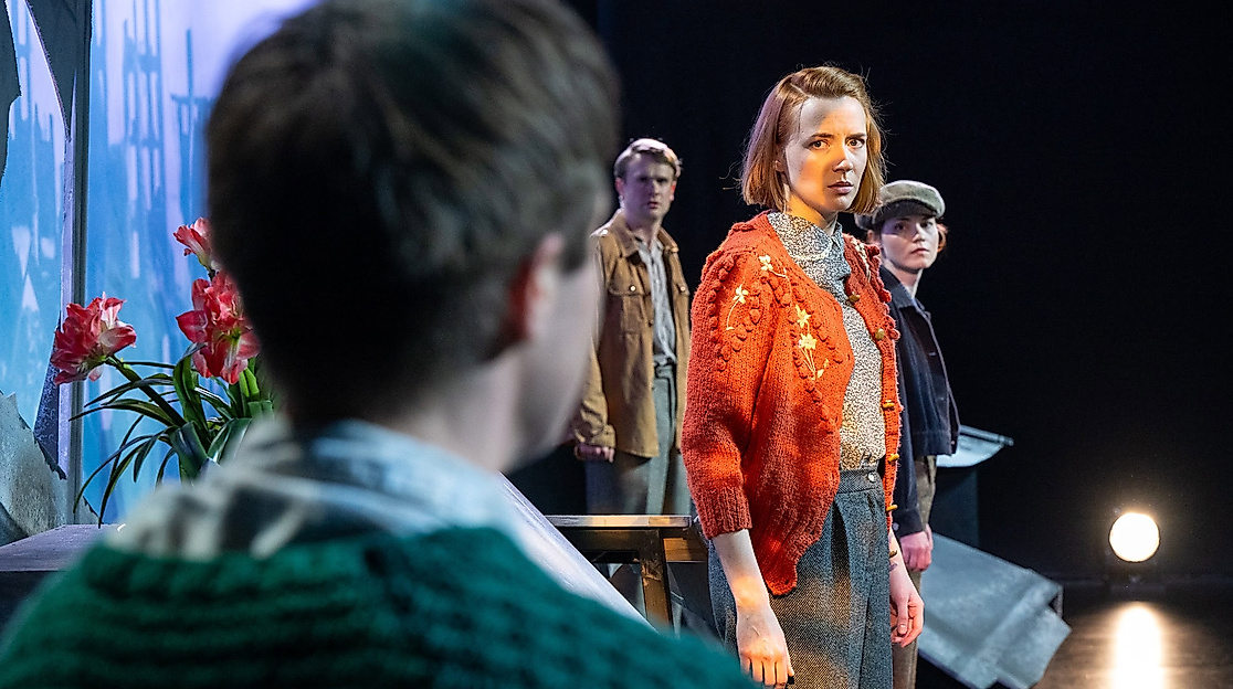 Huul man nich, du leevst ja noch; von Kirsten Boie; Ohnsorg-Theater, Uraufführung