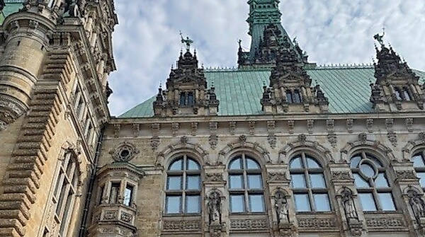 Öffentliche Stadtführungen - Highlights rund um das Hamburger Rathaus